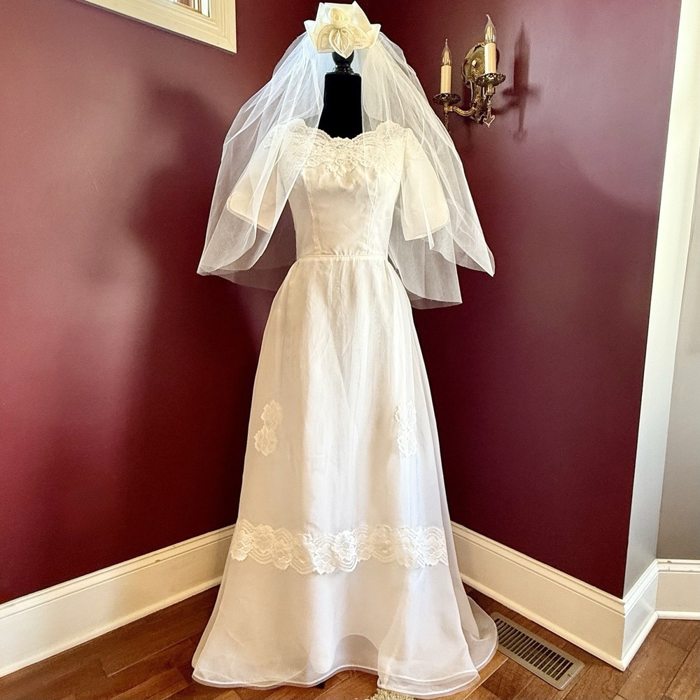 VTG 60s MCM Lace Pearl Taffeta Organza Wedding Dress Removable Train Veil UNION!